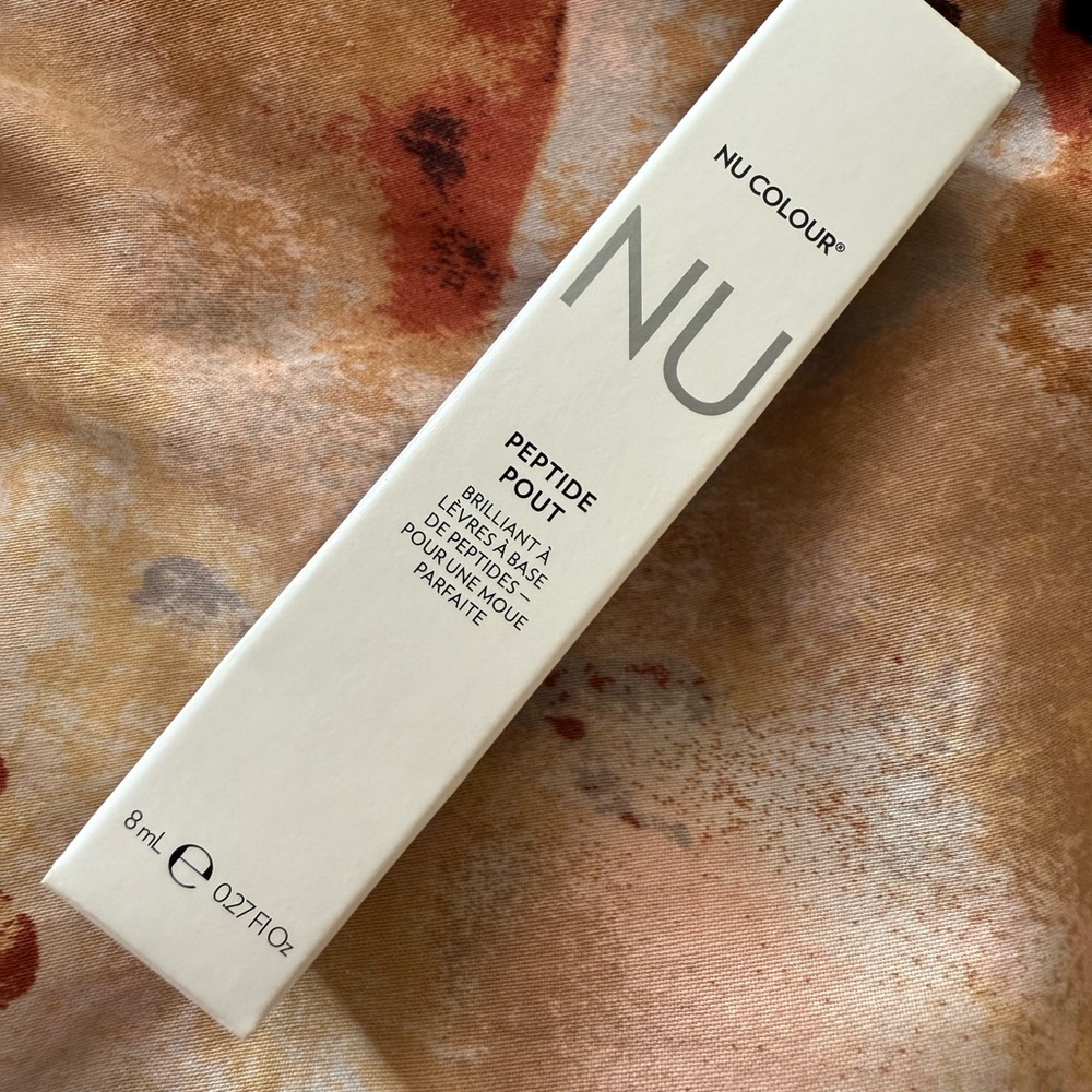 NU Colour Peptide Pout